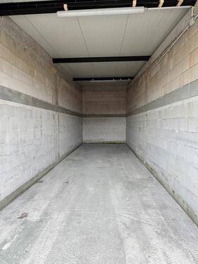 Foto - XXL Lagergarage Lagerfläche ca 36 m2 mit Strom & Höhe 3,5-4,5 m