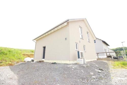 Foto - Modernes KfW-40-Familienhaus am Feldrand – 152 m², 6 Zimmer und 5