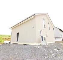 Modernes KfW-40-Familienhaus am Feldrand – 152 m², 6 Zimmer und 5 - Widdern