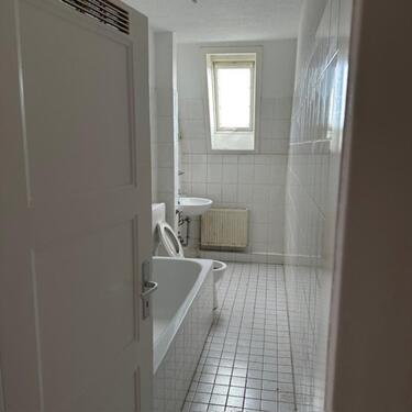 Foto - Renovierte 3 Zimmerwohnung - 490,00&nbsp;EUR Kaltmiete, ca.&nbsp; 66,00&nbsp;m&sup2;