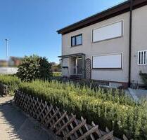 Solides Reihenendhaus mit Garage und ausgebautem Dachgeschoss in - Trossingen