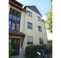 Große EG-4-Zimmer-Wohnung mit Gartenanteil und Stellplatz - Machern