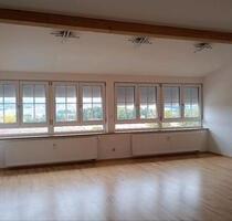 Helle 3 Zimmer DG-Wohnung - 750,00&nbsp;EUR Kaltmiete, ca.&nbsp; 80,00&nbsp;m&sup2; in Passau (PLZ: 94036) Auerbach