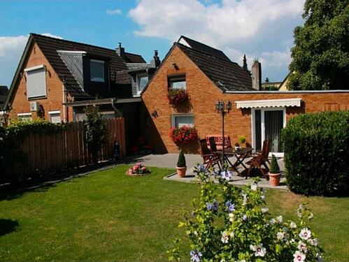 Foto - 2 Familienhaus Düsseldorf Vennhausen 700qm Grund 170qm WF, Garten