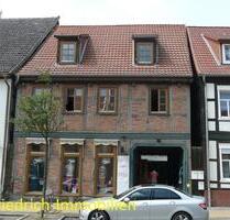 In schöner Zentrumslage von Seehausen bieten wir eine schön modernisierte 2-Zimmerwohnung im Dachgeschoss zur Vermietung an. Die Wohnung besteht aus 2 geräumigen... - Seehausen (Altmark)