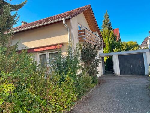 Foto - Einfamilienhaus mit Keller und Garage, großer Garten