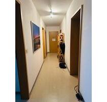 Große Zimmer in 3er WG - 370,00&nbsp;EUR Kaltmiete, ca.&nbsp; 20,00&nbsp;m&sup2; in Bayreuth (PLZ: 95448) Bernecker Straße / Insel / Riedelsberg