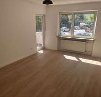 Milbertshofen: Ruhig gelegene 3-Zi.-Whg. mit überdachtem Südbalkon u. TG.-Stellplatz. - München Schwabing-Freimann