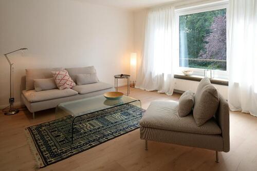 Foto - In Bestlage: Top renovierte 3-Zimmer Wohnung (90 m²) auf Zeit