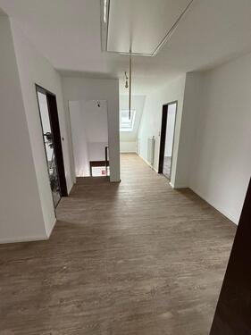 Foto - 3 ZKB Wohnung,Zentral,Renoviert,Teilsaniert,am Wald,Ruhig