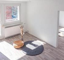 Modernisierte Balkonwohnung mit Tageslichtbad - Chemnitz Adelsberg