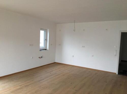 Foto - Schöne 3-Zimmer Erdgeschosswohnung in Hengersberg mit Garten