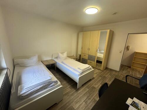 Foto - WG Zimmer 43 Zoll TV 1000er Mbit Internet Wohnung Unterkunft