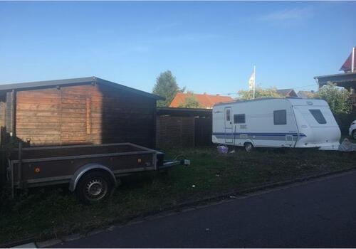 Foto - Stellplatz Parkplatz für Wohnwagen Wohnmobil Anhänger
