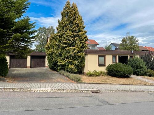 Foto - Einfamilienhaus mit Doppel Garage