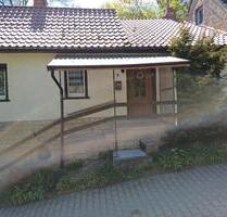 Haus mit Garage und Garten - 20.000,00&nbsp;EUR Kaufpreis, ca.&nbsp; 67,00&nbsp;m&sup2; in An der Schmücke (PLZ: 06577)