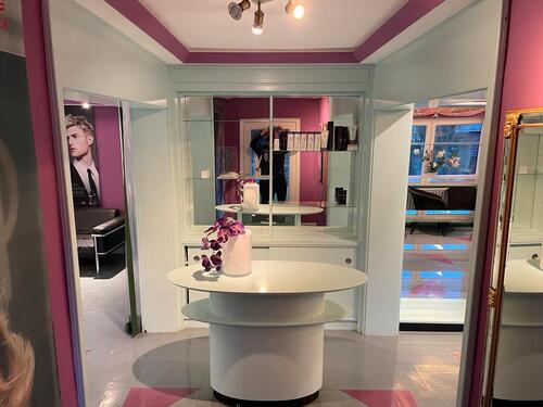 Foto - Geschäftsräume ( FriseurKosmetik)