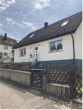 Foto - Haus mit Garage, Garten, Pavillon und Schuppen in Nattheim-Auernh