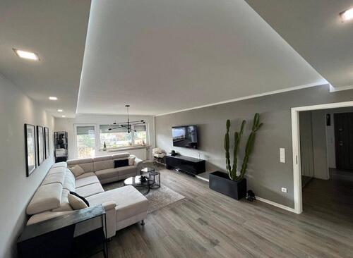 Foto - Kernsanierte 4,5-Zimmer-Wohnung