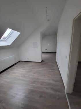 Foto - Sanierte 3 ZKB- Dachgeschoss Wohnung