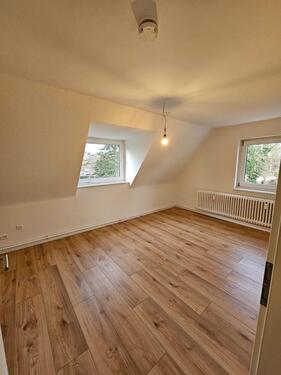 Foto - 2 Zimmer DG Wohnung in ruhiger Wohngegend