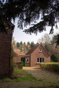 Foto - 7 Zimmer Bauernhaus, Landhaus zum Kaufen in Uplengen