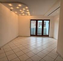 Charmante Maisonette-Dachgeschosswohnung mit 3,5 Zimmern und Süd-Balkon - Nürnberg Rabus