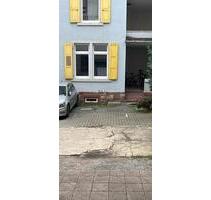Parkplatz für kleines Auto zu vermieten - Karlsruhe
