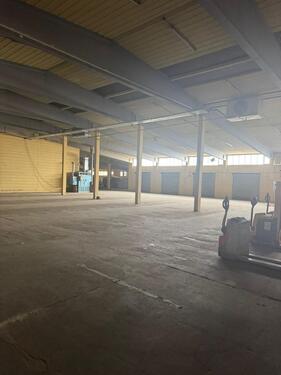Foto - Lagerhalle - 8,00 EUR Kaltmiete,