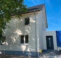 Doppelhaushälfte Wohnung Haus hell saniert ruhig 165m2 mit Garten - Neuburg