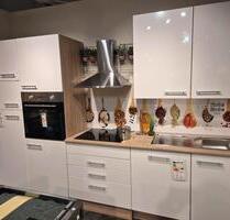 renovierte Erdgeschosswohnung mit neuer Einbauküche - Köthen (Anhalt)