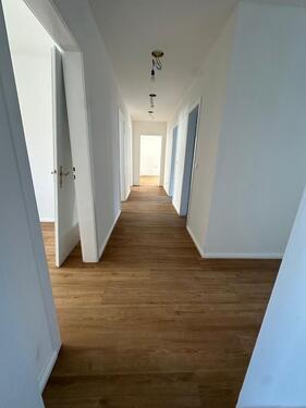 Foto - Schöne, helle 5 Zimmer Wohnung, KDB, Gäste WC, Balkon, 101 qm, Wesendonkstr