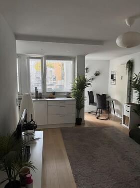 Foto - Möblierte Wohnung (1,5 Zimmer am Ku’damm mit Balkon)