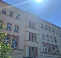 zentrumsnahe Wohnung mit EBK & Balkon:) - Chemnitz