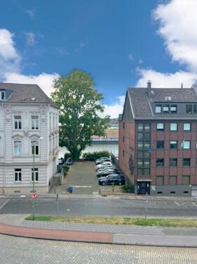 Foto - Duisburg Hafenstadtteil Ruhrort - ren. Büroetage - Rheinblick