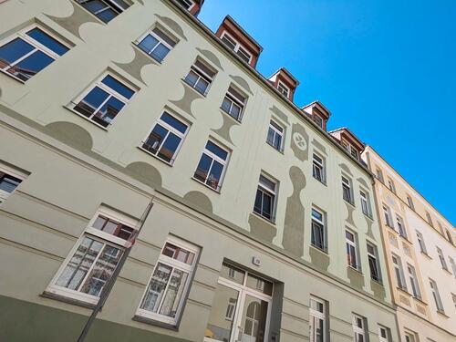 Foto - 2 Zimmer, offene Küche, Terrasse - kurz hinter dem Riebeckplatz und zu Fuß zum Edeka...