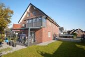 Modernes Haus mit Garten und Garage - Halle
