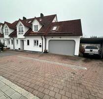 Wunderschönes Haus in EisenhofenErdweg mit einmaligem Ausblick