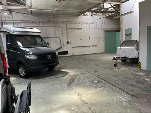 Foto - Einstellplatz für WoMo, Oldtimer oder SUV