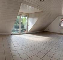 3-ZKB Dachgeschosswohnung (84 m²) mit EBK, Stellplatz, Keller - Wallertheim