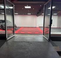 Moderne Autohausfläche in Köln teilbar