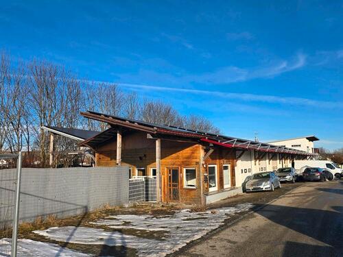 Foto - Gewerbeobjekt in Haag mit Büro, Lager, WC & großer Außenfläche