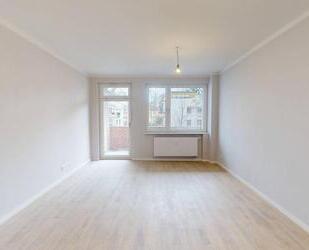 Vollständig renovierte 2-Zimmer-Wohnung mit BALKON, saniertem Bad und moderner EBK - Berlin Steglitz-Zehlendorf