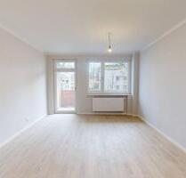 Vollständig renovierte 2-Zimmer-Wohnung mit BALKON, saniertem Bad und moderner EBK - Berlin Steglitz-Zehlendorf