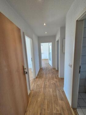 Foto - 3 Raumwohnung, Balkon, Küche + Bad mit Fenster