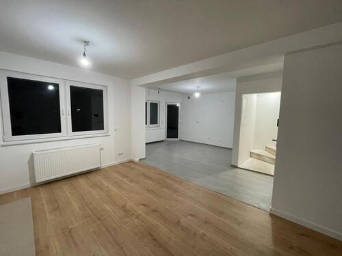 Foto - Frisch sanierte 4-Zimmer Maisonette-Wohnung mit Kaminanschluss