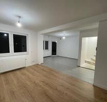 Frisch sanierte 4-Zimmer Maisonette-Wohnung mit Kaminanschluss - Löhne