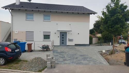 Foto - 3-FamHaus EG Wohnung mit Balkon