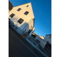 Modernisiert und komplett renoviert Haus zu vermieten - Staufenberg