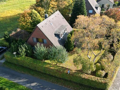 Foto - Freistehendes Architektenhaus in ansprechender Lage
